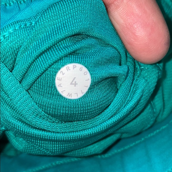 🍋 Lululemon Shorts Hotty Hot 1 size 4 - Picture 6 of 6